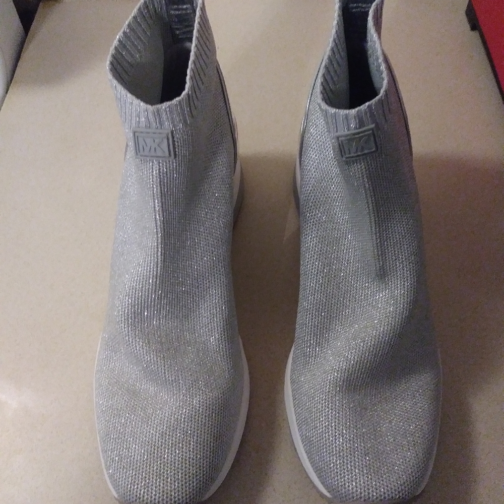 Michael Kors Silver Stretch-Knit Sock SneakersSize)10M/40MColor/Silver/ Silve